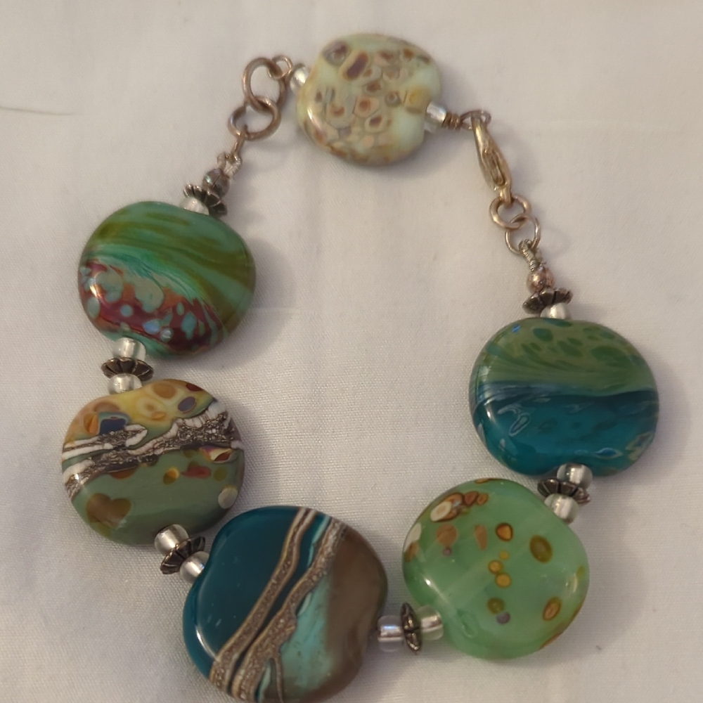 Glass Beaded Swirl Bracelet